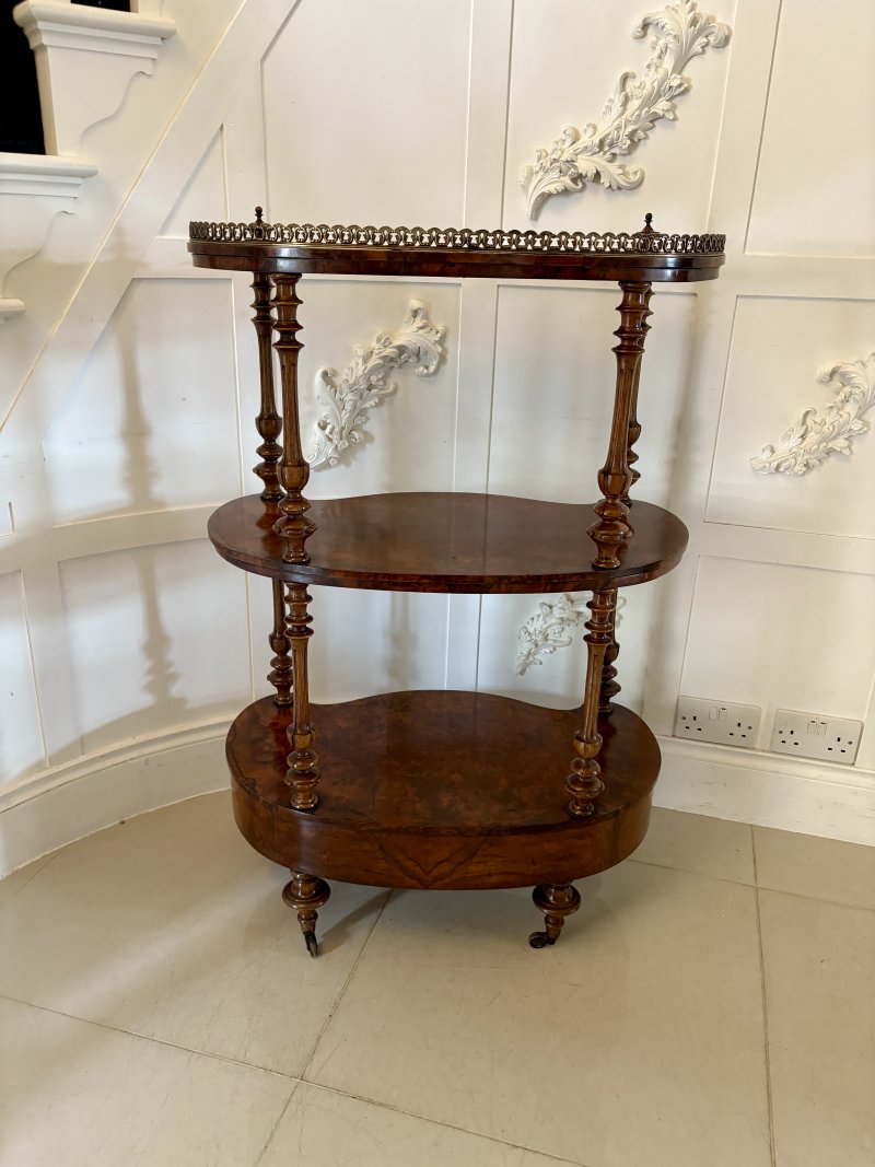 Outstanding Quality Antique Victorian Burr Walnut Serpentine Shaped Whatnot - Image 3